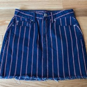 Denim skirt. American eagle.